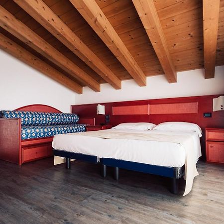 Hotel Brioni Mare Лидо-ди-Езоло Экстерьер фото