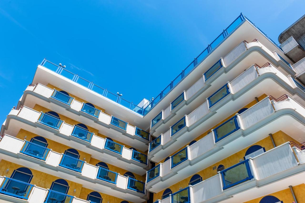 Hotel Brioni Mare Лидо-ди-Езоло Экстерьер фото