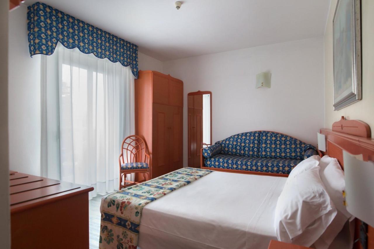Hotel Brioni Mare Лидо-ди-Езоло Экстерьер фото